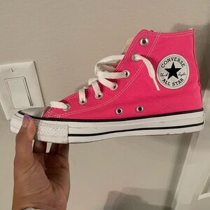 Hot pink converse 🩷